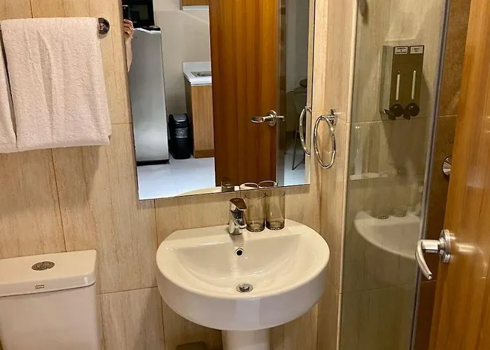 8 Adriatico Beside Robinsons Mall Y1